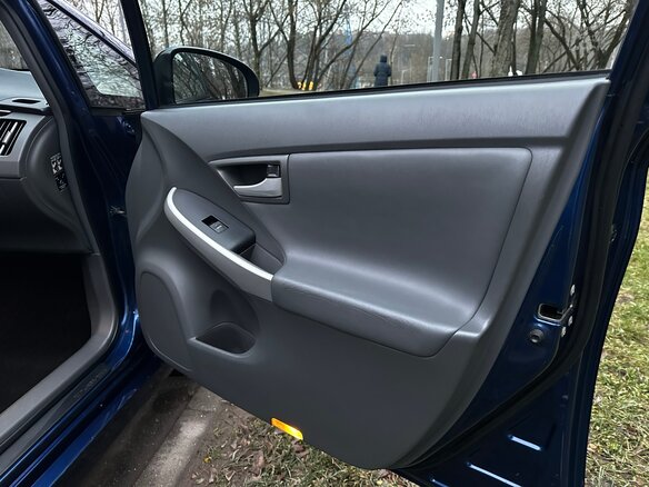 2009 Toyota Prius III (XW30), синий, 1300000 рублей - вид 15