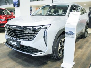 2026 Geely Atlas II, серебристый, 4073840 рублей, вид 2