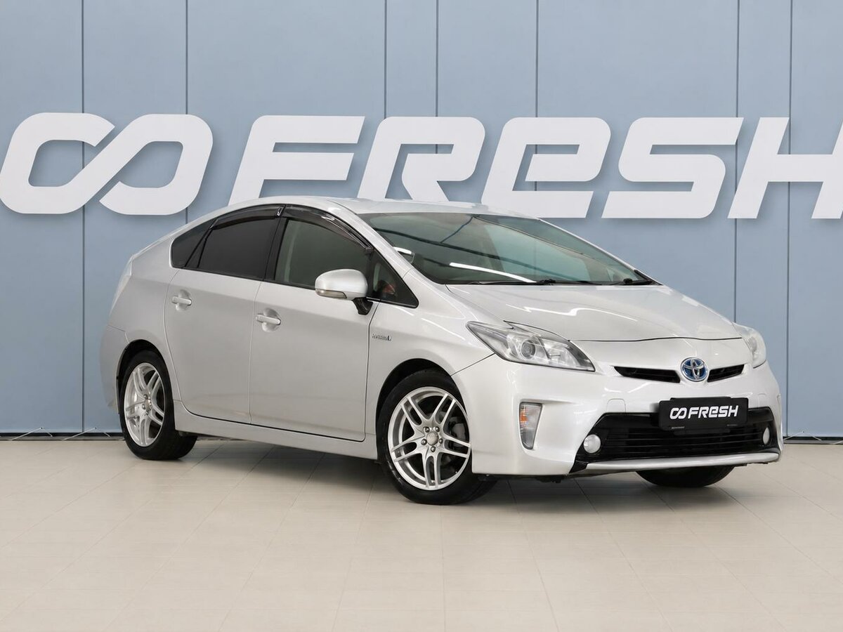 Toyota Prius III Рестайлинг (XW30)