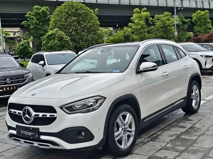 Mercedes-Benz GLA 180 II (H247)