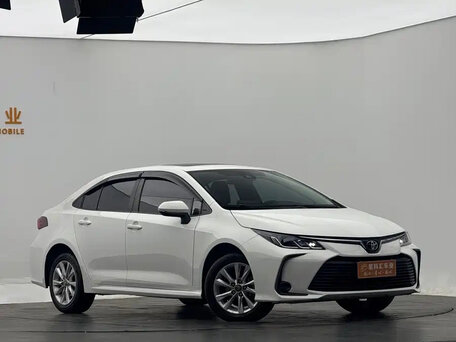 2022 Toyota Corolla XII (E210), белый, 1320000 рублей, вид 2