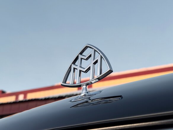 2024 Mercedes-Benz Maybach EQS SUV 680, чёрный, 22000000 рублей - вид 13