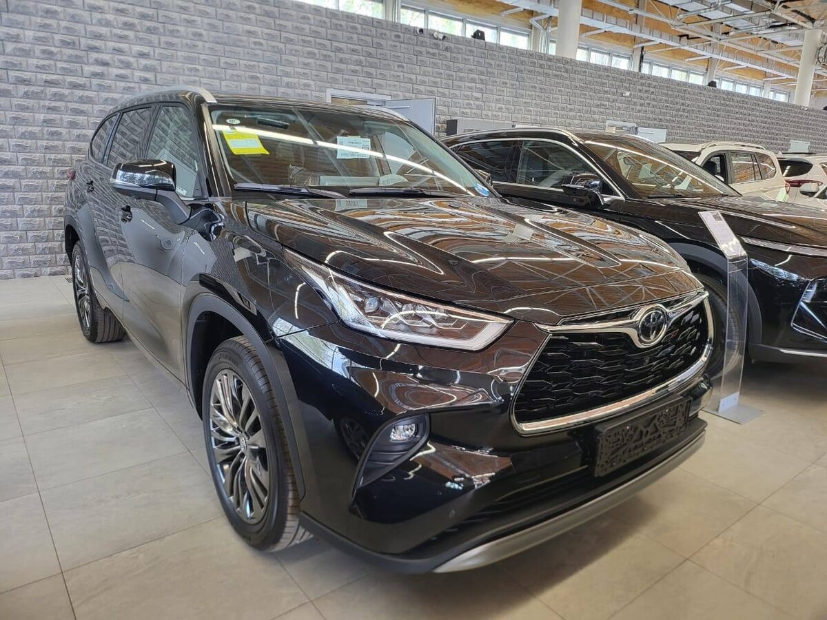 Toyota Highlander IV (XU70)