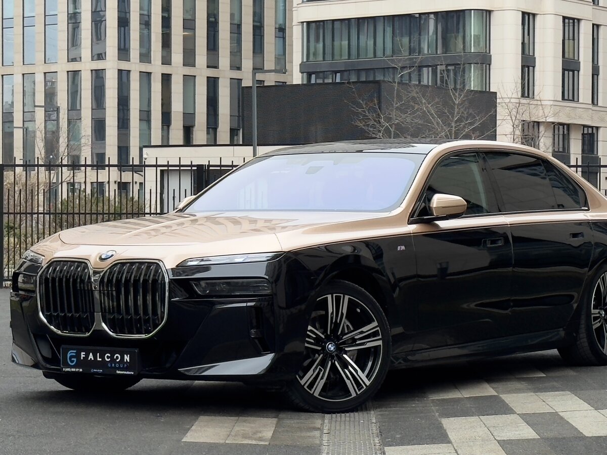 BMW 7 серии VII (G70)