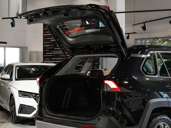 2025 Toyota RAV4 V (XA50), чёрный - вид 14