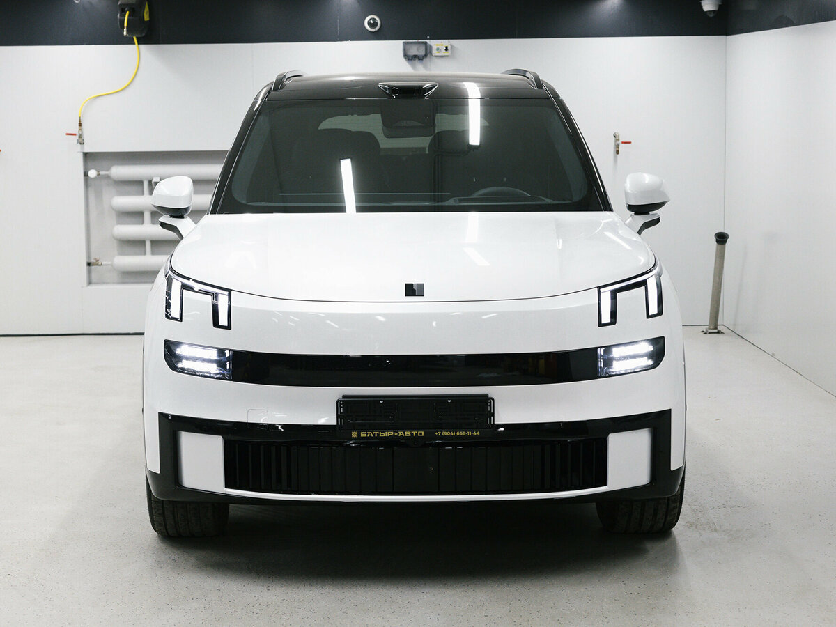 Lynk & Co 900