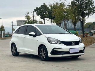 2022 Honda Fit IV Рестайлинг, белый, 990000 рублей, вид 1