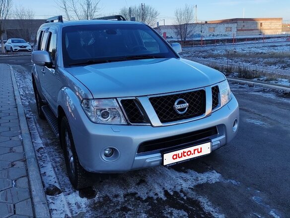 2012 Nissan Pathfinder III Рестайлинг, серебристый, 3650000 рублей - вид 2
