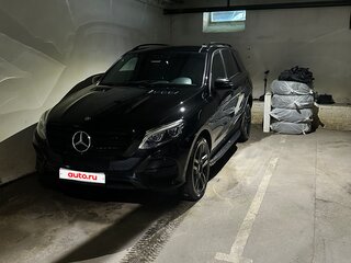 2016 Mercedes-Benz GLE 400 I (W166), чёрный, 3900000 рублей, вид 1