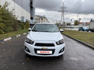 2015 Chevrolet Aveo II, белый, 650000 рублей, вид 1