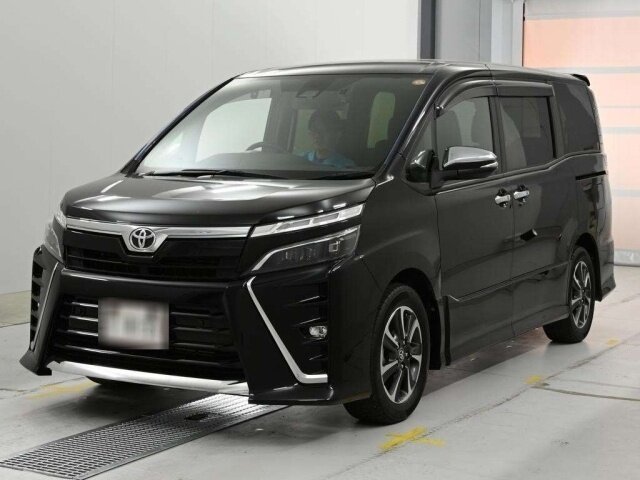 Toyota Voxy III (R80) Рестайлинг