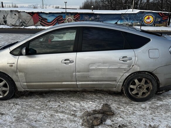 2007 Toyota Prius II Рестайлинг (XW20), серебристый, 550000 рублей - вид 3