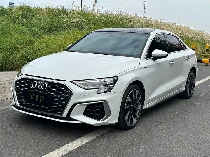 Audi A3 35 TFSI Long IV (8Y)