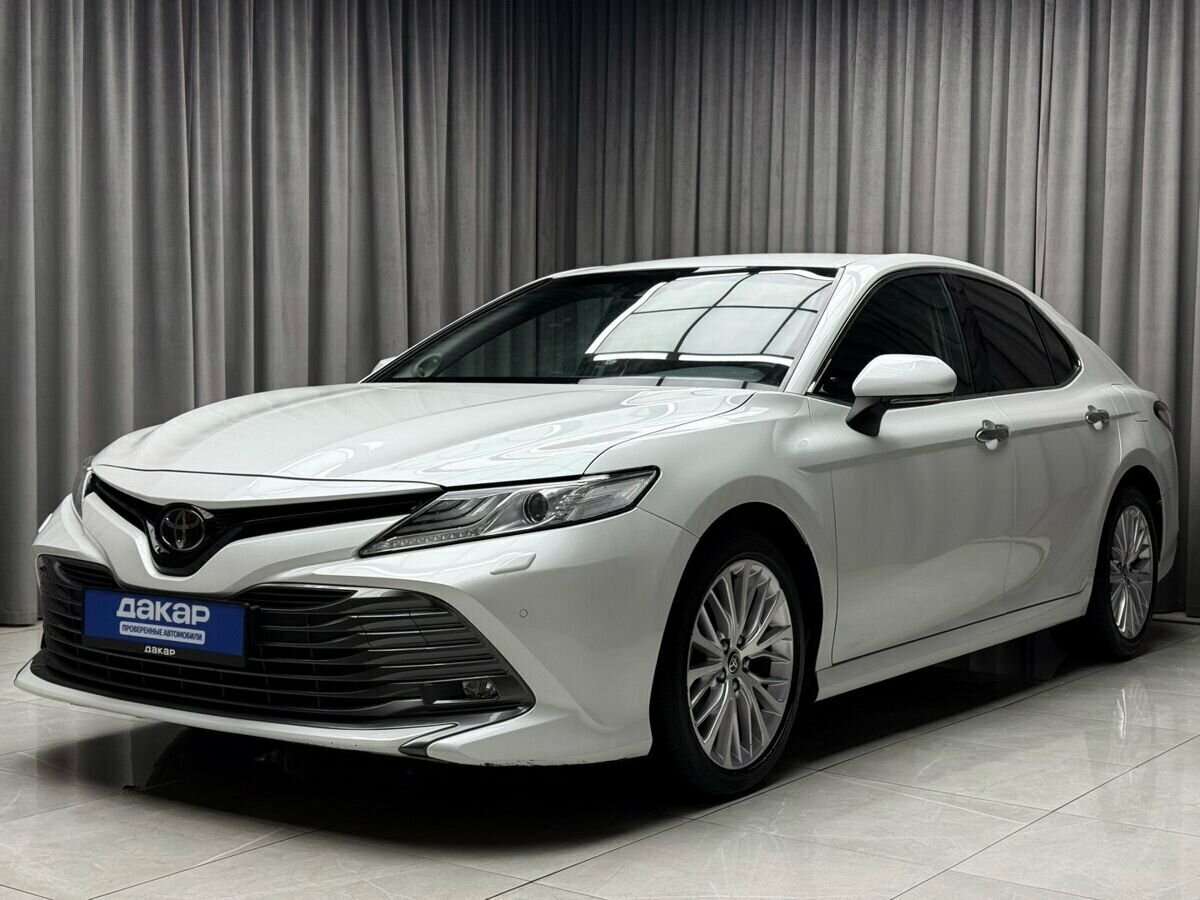 Toyota Camry VIII (XV70)