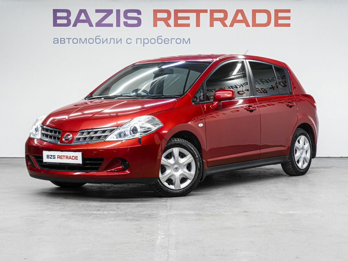 Nissan Tiida I