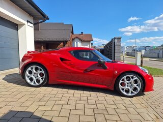2015 Alfa Romeo 4C, красный, 4990000 рублей, вид 4