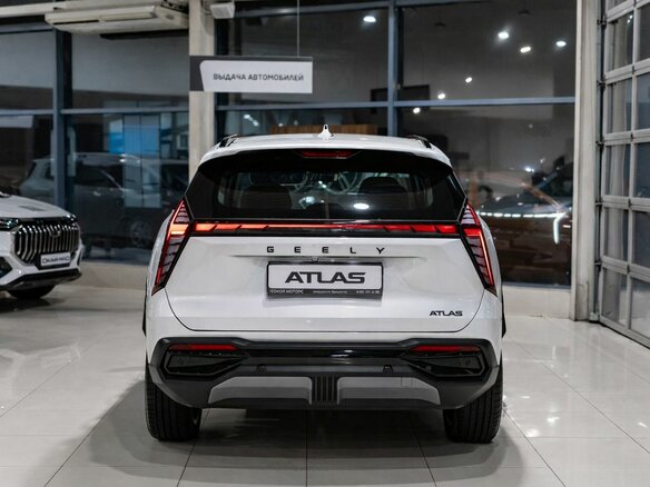 2026 Geely Atlas II, зелёный, 3449990 рублей - вид 3