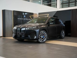 2022 BMW iX xDrive50 I (I20), чёрный, 9500000 рублей, вид 1