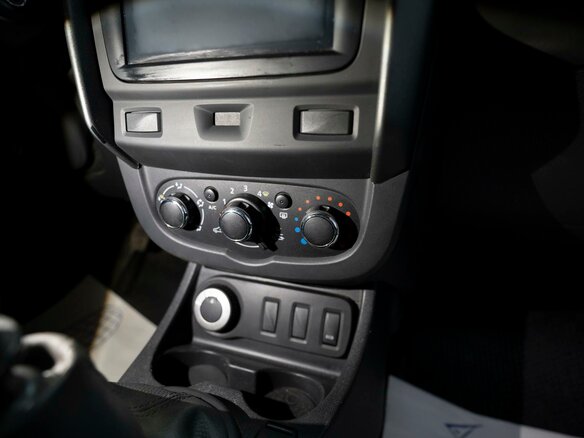 2017 Renault Duster I Рестайлинг, коричневый, 1049000 рублей - вид 6