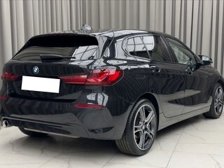 2022 BMW 1 серии 118i III (F40), чёрный, 2880000 рублей, вид 3