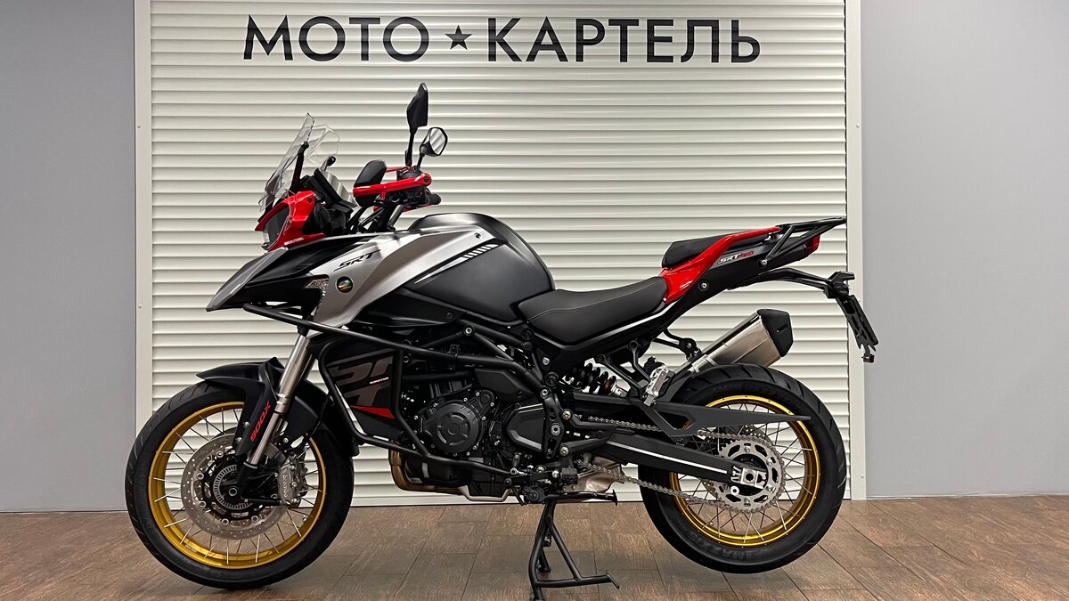QJMotor SRT 900 SX