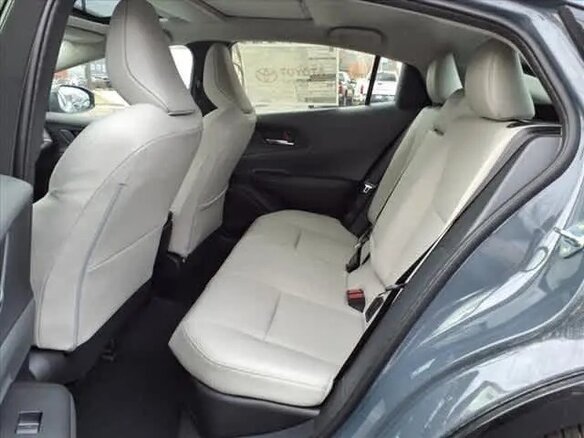 2025 Toyota Prius V (XW60), серый, 4511000 рублей - вид 19