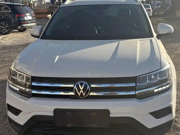 Volkswagen Tharu I