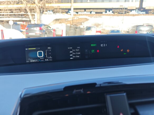 2019 Toyota Prius PHV ZVW52 Prime IV (XW50), серый, 2130000 рублей - вид 9