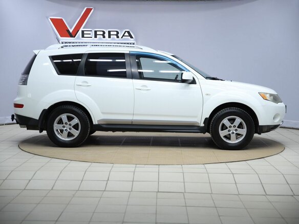 2008 Mitsubishi Outlander II, белый, 840000 рублей - вид 3