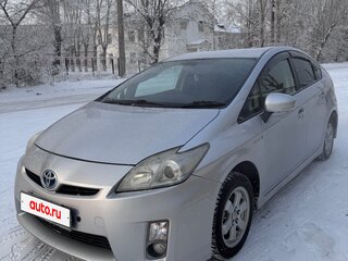2010 Toyota Prius III (XW30), серый, 850000 рублей, вид 1