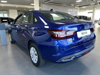 2025 Lada (ВАЗ) Vesta I Рестайлинг (NG), синий, 1705000 рублей, вид 4