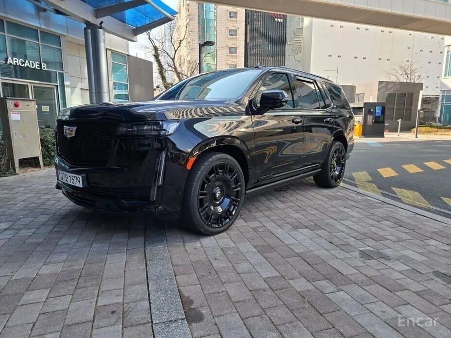 Cadillac Escalade V Рестайлинг