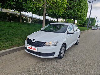 2018 Skoda Rapid I Рестайлинг, белый, 650000 рублей, вид 1