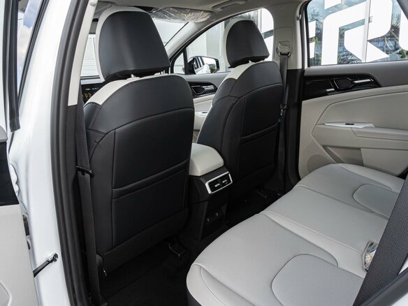 2026 Kia Sportage (China) III (NP) Рестайлинг, белый, 4150000 рублей - вид 10