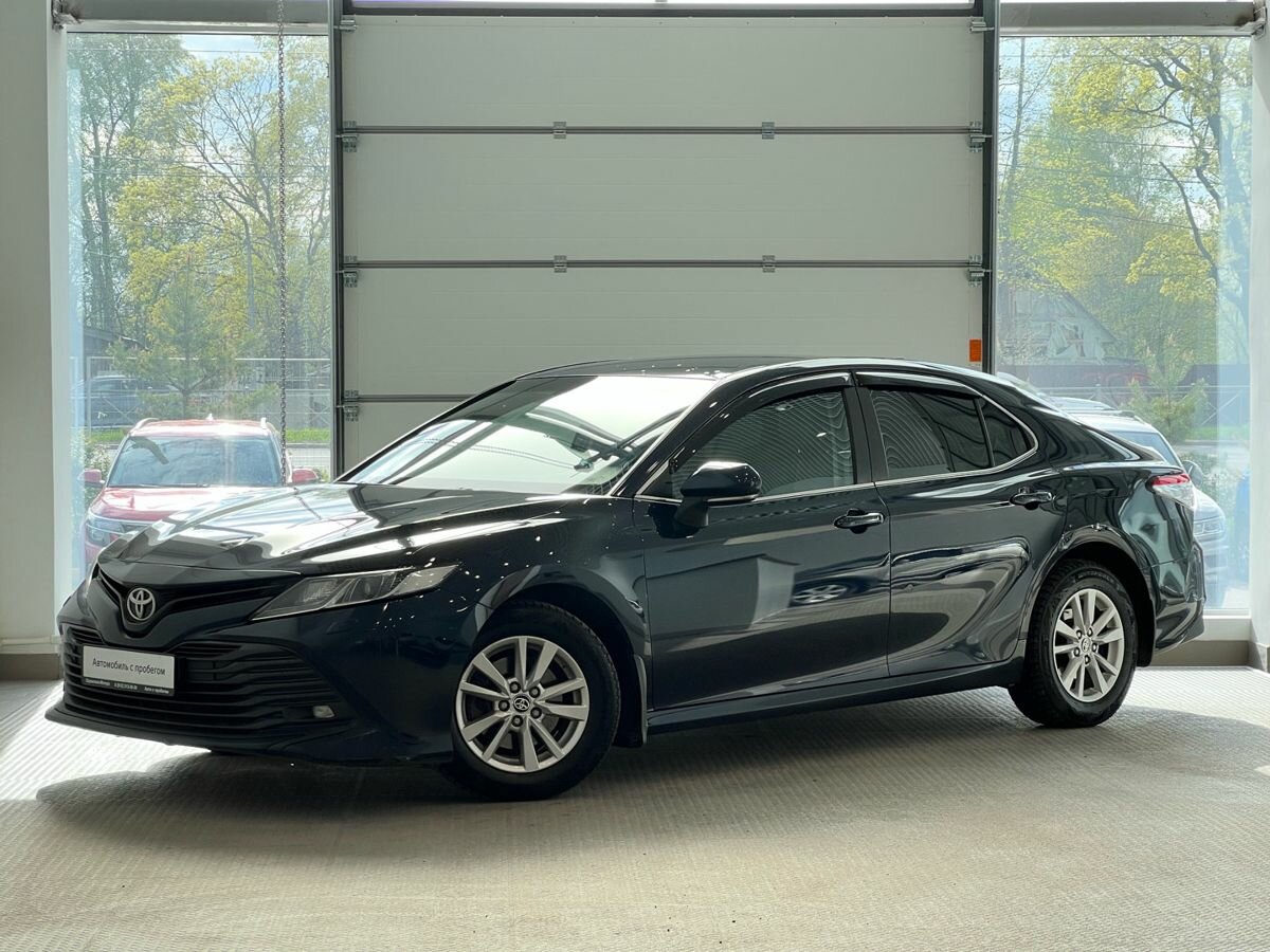 Toyota Camry VIII (XV70)