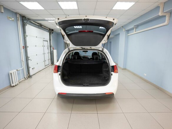 2017 Kia Ceed II Рестайлинг, белый, 1049000 рублей - вид 14