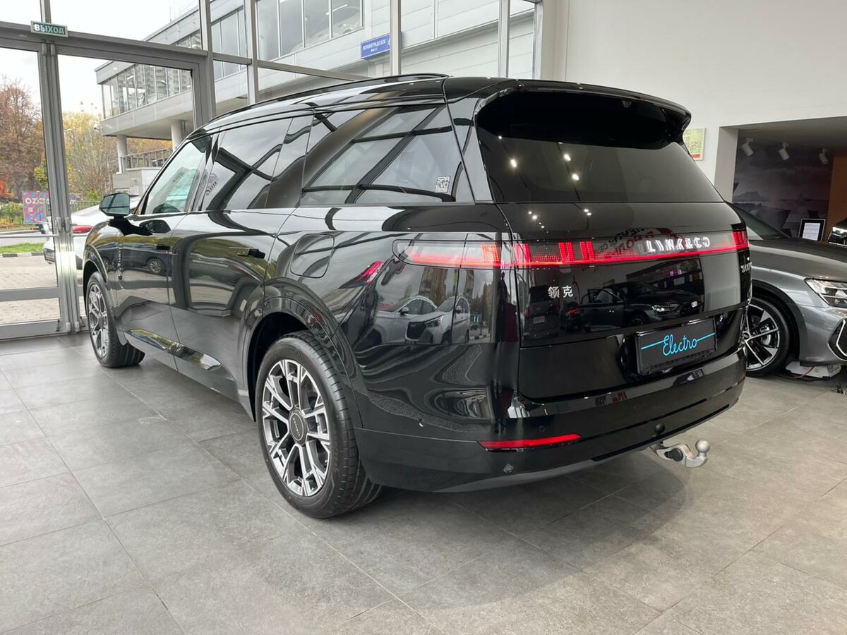 Lynk & Co 900