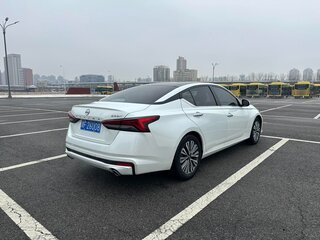 2022 Nissan Altima VI (L34) Рестайлинг, белый, 1720000 рублей, вид 4