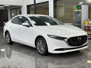 2021 Mazda 3 Axela IV (BP), белый, 1720000 рублей, вид 3