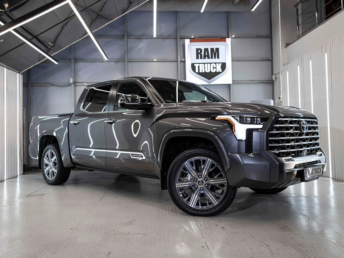 Toyota Tundra Crew Max CrewMax III