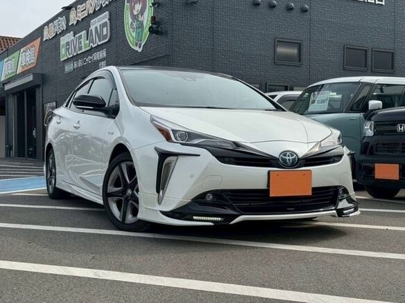 2022 Toyota Prius IV Рестайлинг (XW50), белый, 1560000 рублей - вид 6