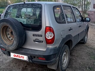 2011 Chevrolet Niva I Рестайлинг, серый, 240000 рублей, вид 1