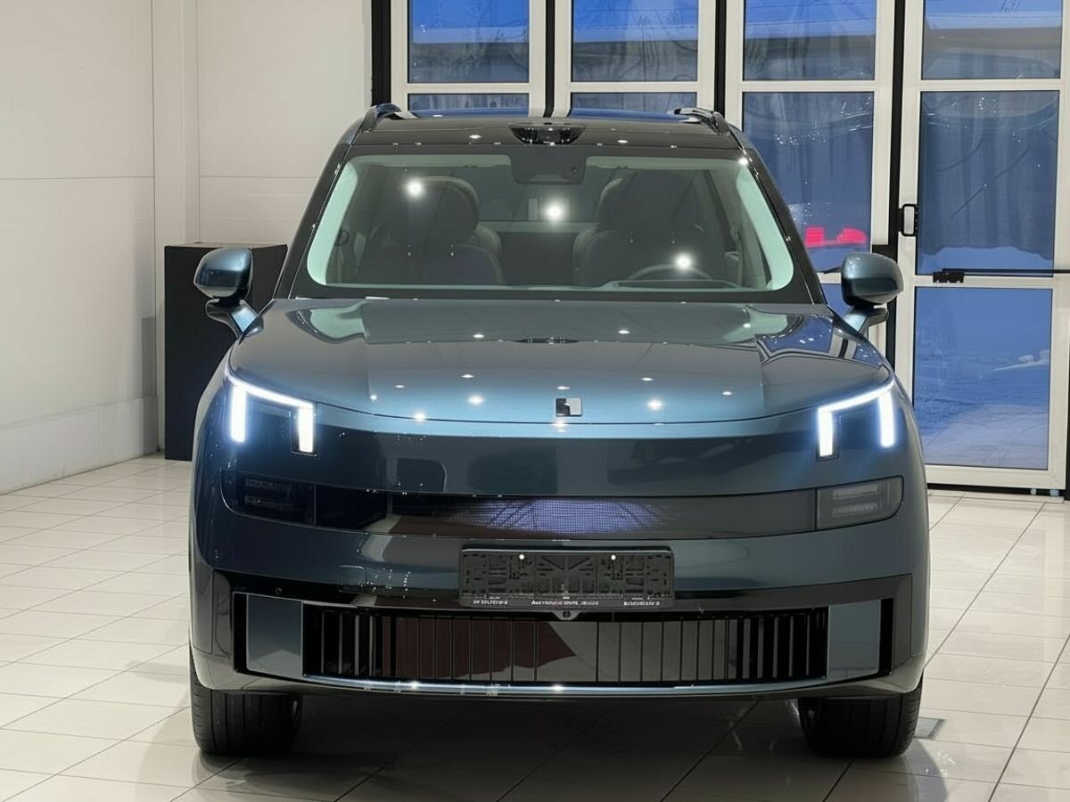 Lynk & Co 900