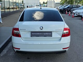 2019 Skoda Octavia III (A7) Рестайлинг, белый, 1580000 рублей, вид 5