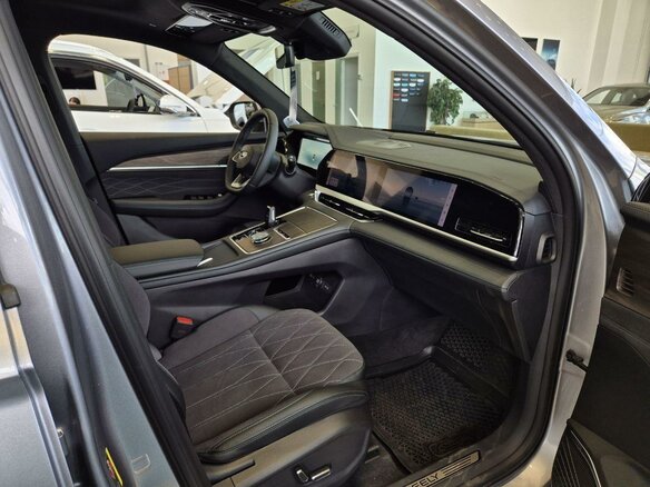2026 Geely Monjaro I, серебристый, 4899990 рублей - вид 4