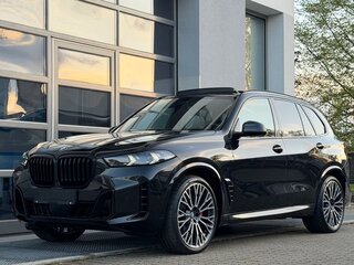 2024 BMW X5 40i IV (G05/G18) Рестайлинг, чёрный, 10320444 рублей, вид 1