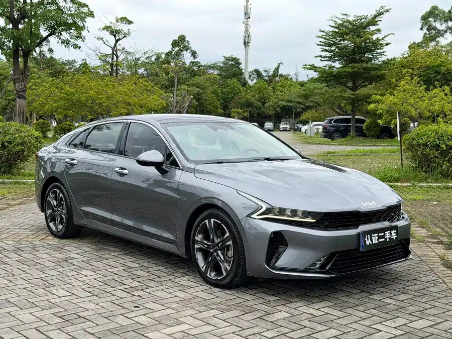 Kia K5 III