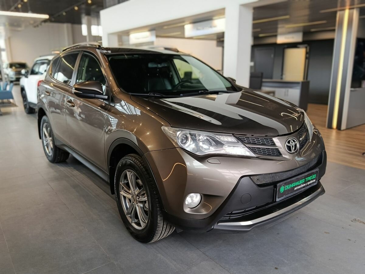 Toyota RAV4 IV (XA40)