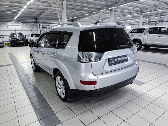 2008 Mitsubishi Outlander II, серебристый, 855000 рублей - вид 6