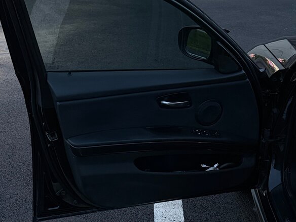 2009 BMW 3 серии 320i V (E90/E91/E92/E93) Рестайлинг, чёрный, 1150000 рублей - вид 21